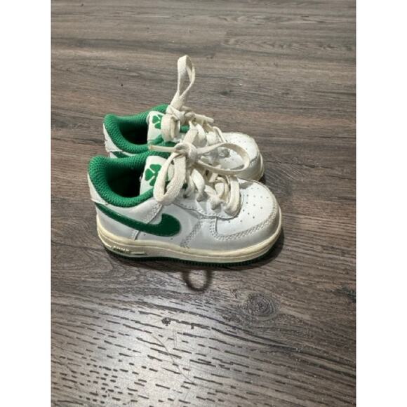 Nike Air Force 1 Toddler 4C White Green Lucky Charm Sneakers - Picture 3 of 6